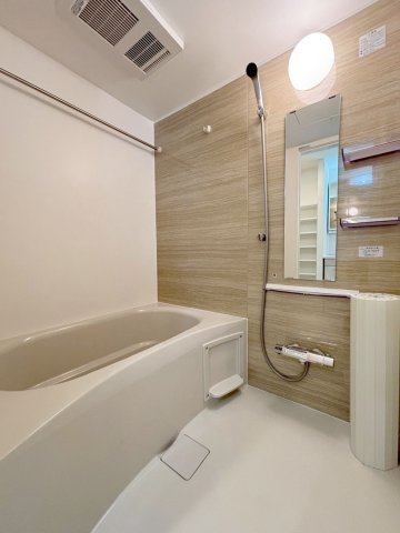 バス・シャワールーム　お風呂で日々の疲れを落としましょう