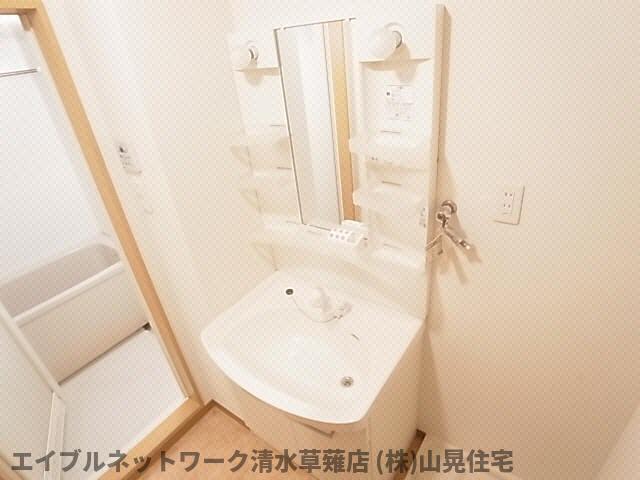 洗面設備　独立洗面化粧台付き