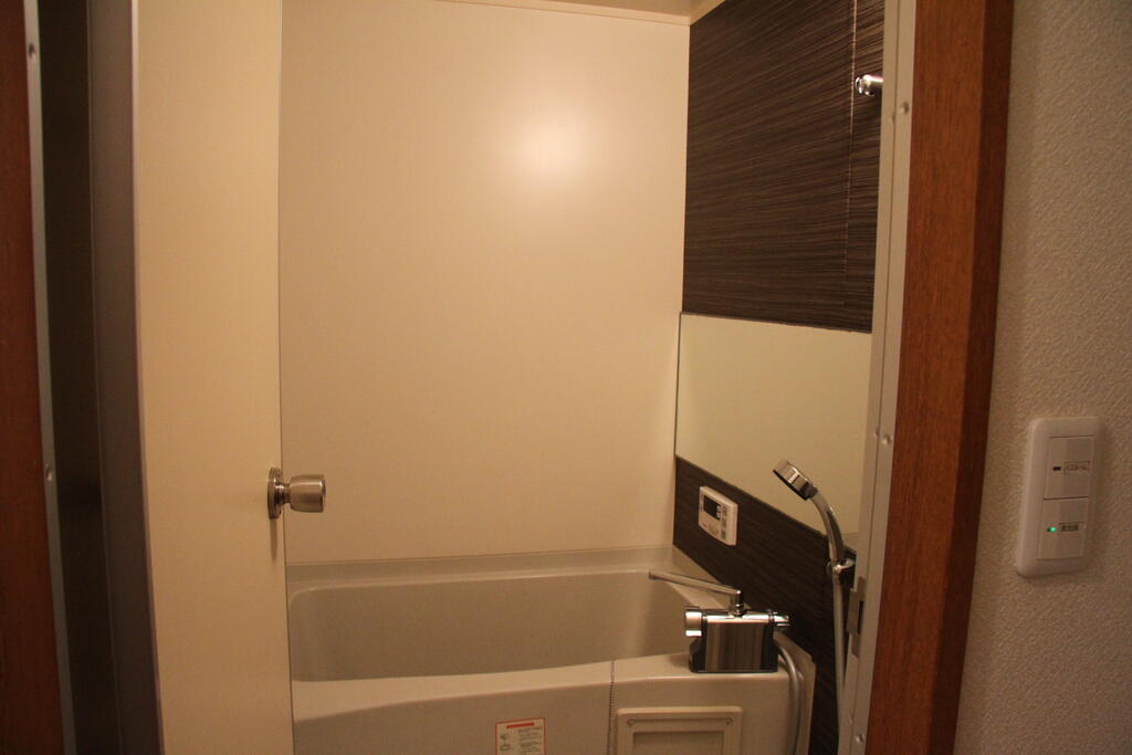 バス・シャワールーム　追い炊き機能付き