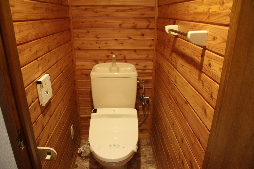 トイレ　温水洗浄便座