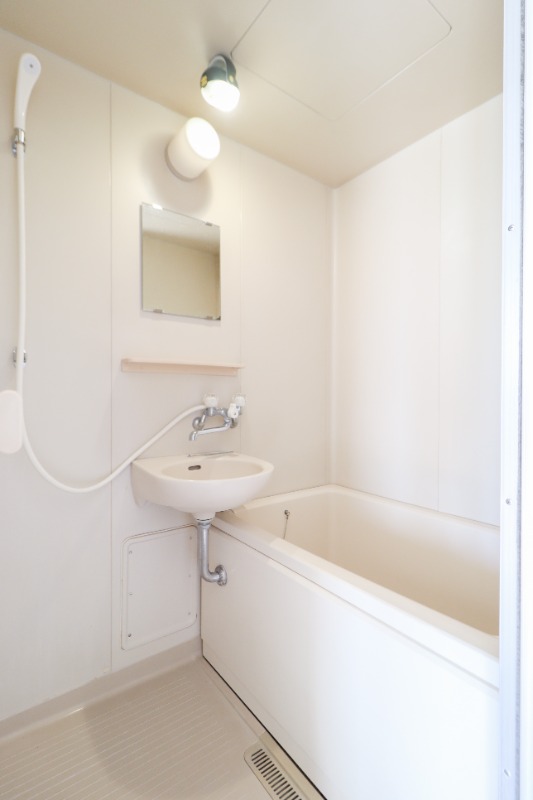 バス・シャワールーム　図面と現状に相違がある場合には現状を優先