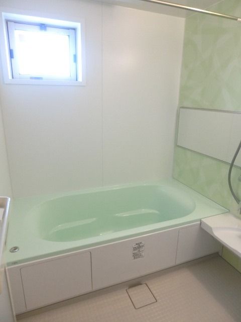 バス・シャワールーム　１坪風呂、浴室乾燥機、追焚完備です♪