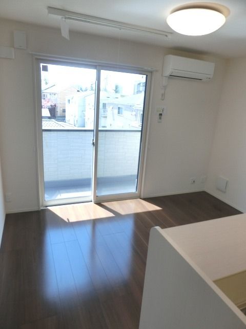 居室・リビング　家具家電置いてもゆったり過ごせます