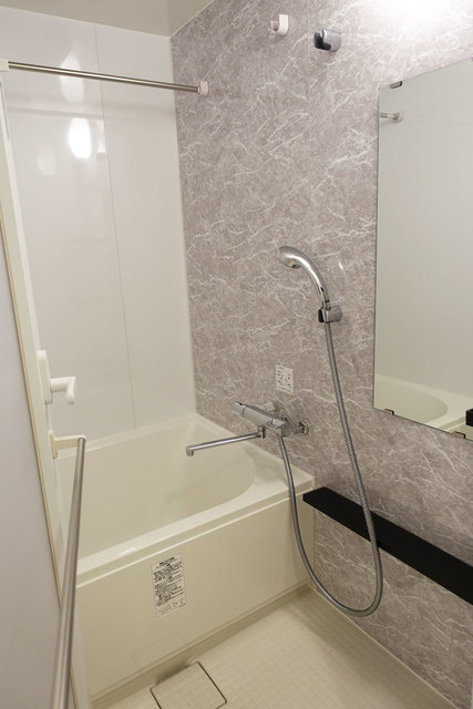 バス・シャワールーム　※写真は同タイプ住戸です。