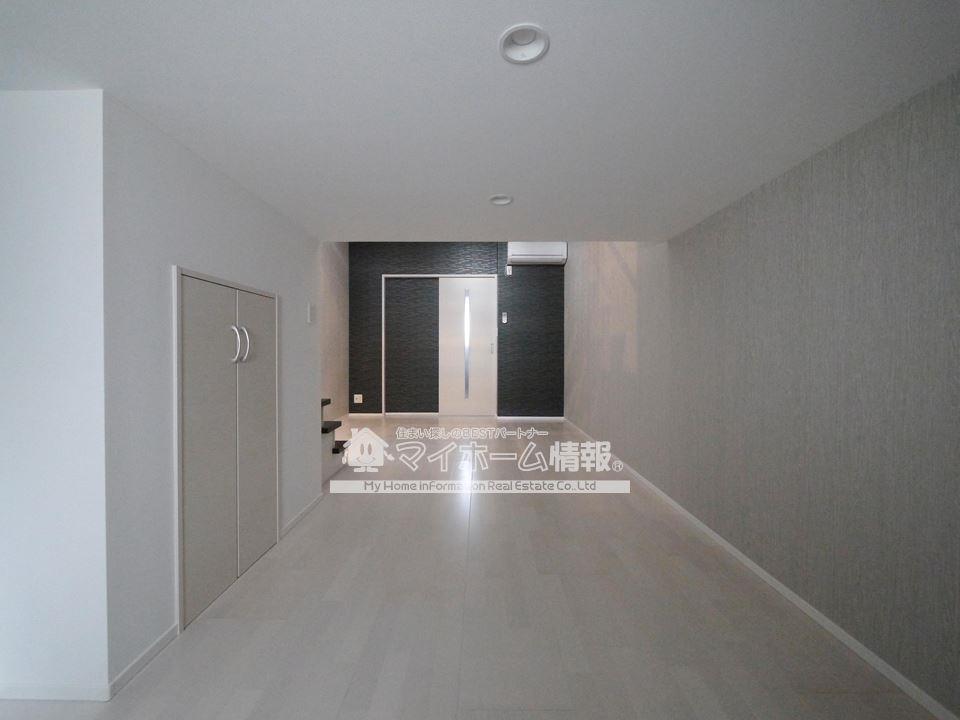 その他部屋・スペース　アンダーロフトにも収納スペースを設けました！