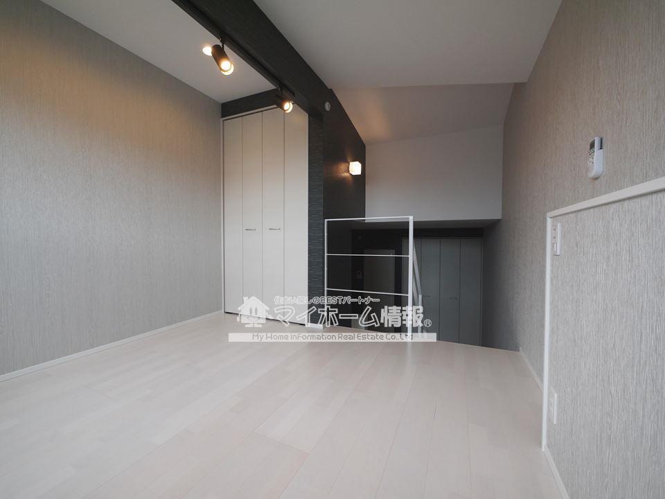 収納　照明が室内を美しく彩ります