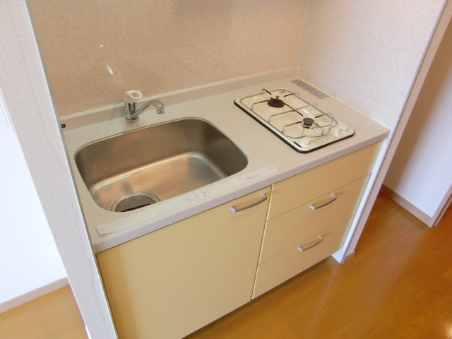 キッチン　参考写真（同建物別部屋のものです）