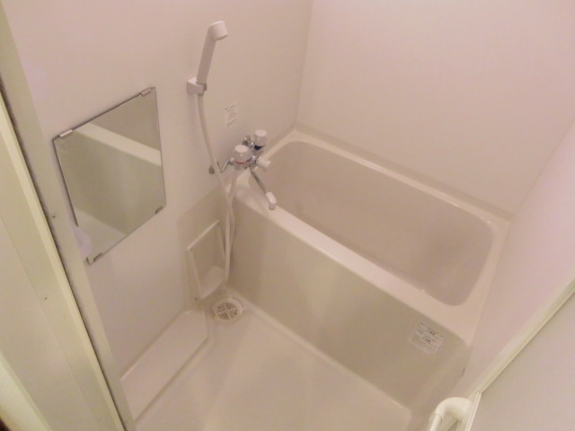 バス・シャワールーム　参考写真（同建物別部屋のものです）