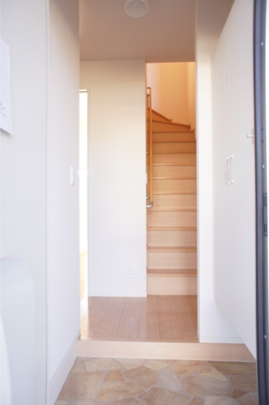 玄関　図面と現状に相違がある場合には現状を優先