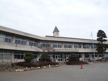 小学校　鹿沼市立石川小学校（小学校）まで750m