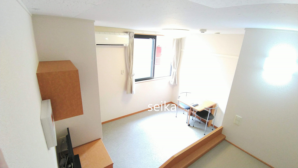 その他　1階はフローリング、2階はカーペット