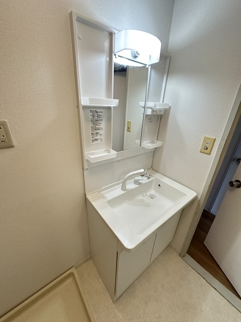 洗面設備　別部屋参考写真です