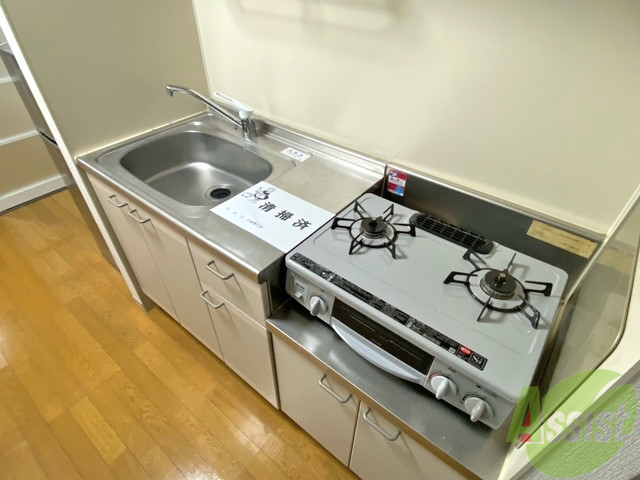 キッチン　２口のガスコンロも付いてるのは嬉しいですね