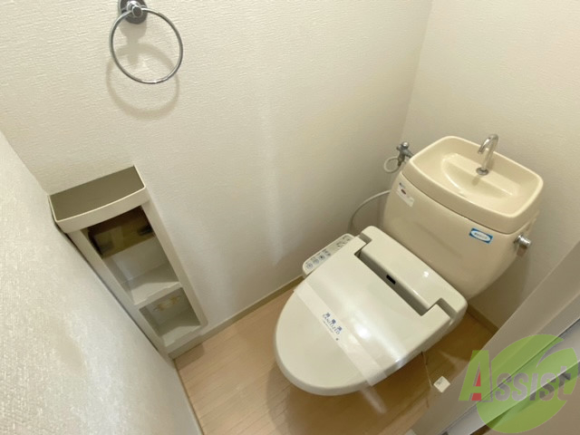 トイレ　ウォシュレット付きのトイレ、清潔感もありますね