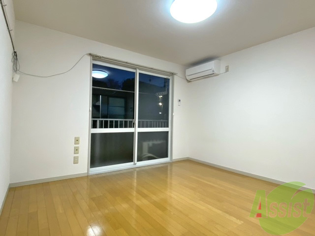 その他部屋・スペース　フローリングなのでベッドを置いたら寝室のできあがり