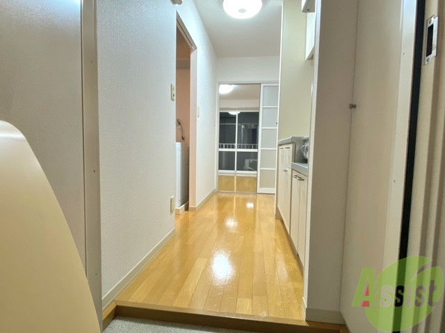 玄関　玄関の様子です。明るい印象ですね。気分もあがりそう。