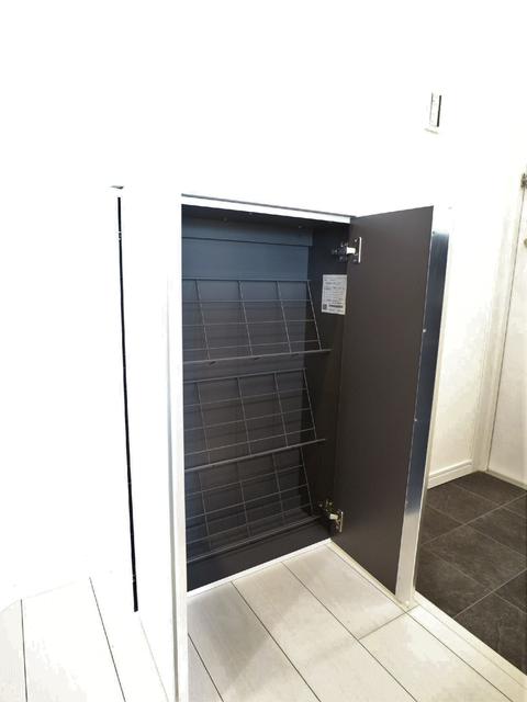 収納　収納　シューズボックス