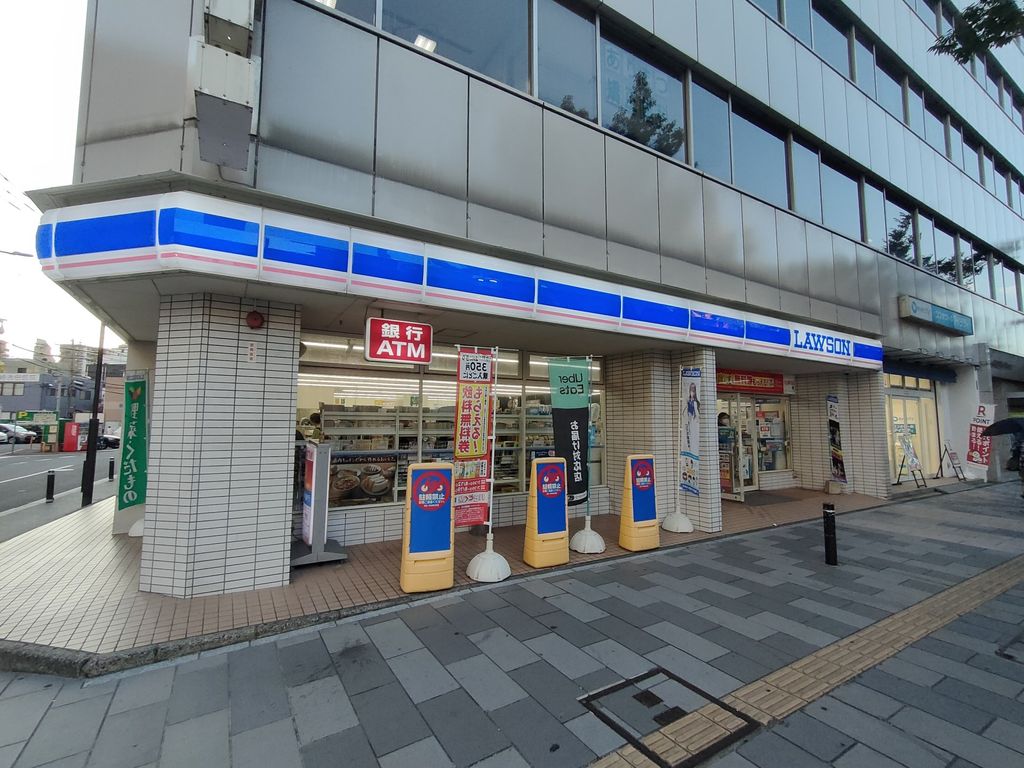 コンビニ　ローソン 八幡黒崎三丁目店（コンビニ）まで710m