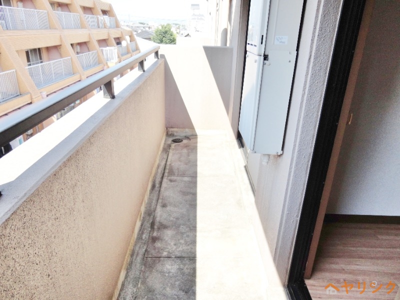 バルコニー　玄関