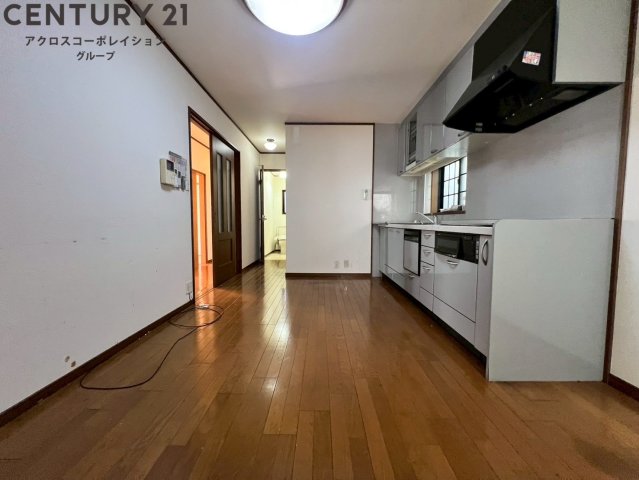 居室・リビング　３面採光の明るいお部屋です！