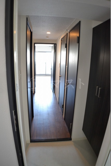 玄関　カラーパターンはお部屋により異なります