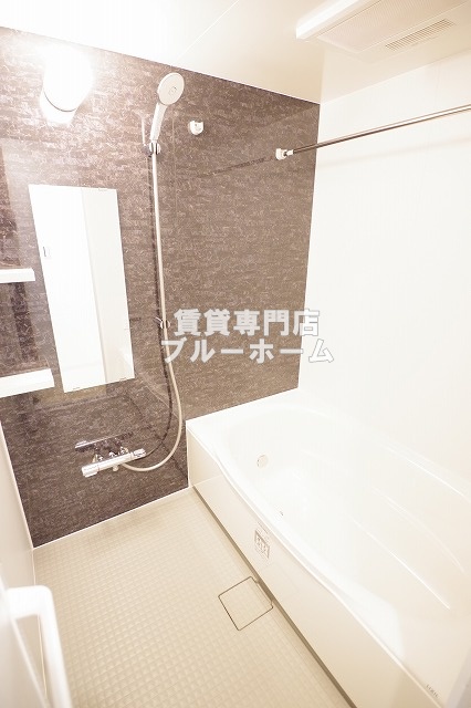 バス・シャワールーム　追い焚き・浴室乾燥機付き！