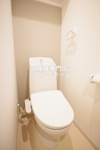 トイレ　温水洗浄便座付のトイレ！