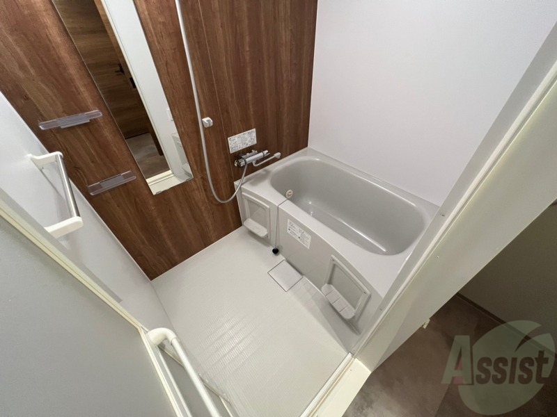 バス・シャワールーム　お風呂になります。一日の疲れを癒してくださいね。