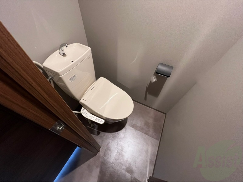 トイレ　トイレです。ウォシュレット付を探している方、おすすめです。