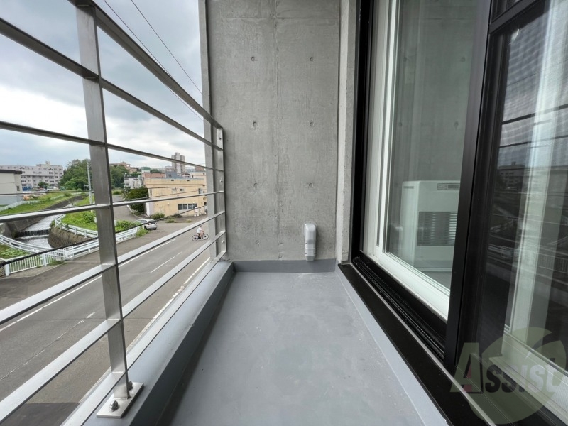 バルコニー　バルコニーが付いていますので一息ついてみてはいかがですか。