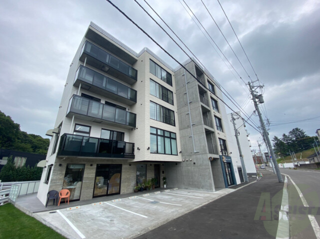 建物外観　札幌市豊平区月寒西４条「ノルデスタパークムーン」