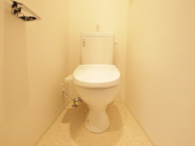 トイレ　※別室の参考写真の為、現況優先です。