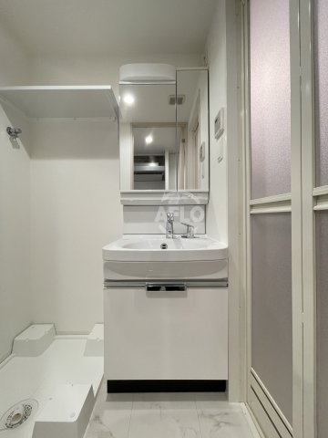 洗面設備　ソルテラス難波NEO　洗面化粧台