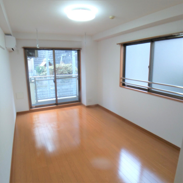 居室・リビング　使いやすい形の為、レイアウトを楽しめます♪