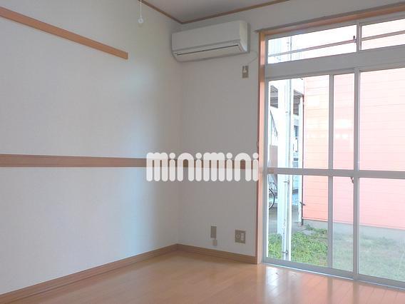 居室・リビング　６帖の洋室です