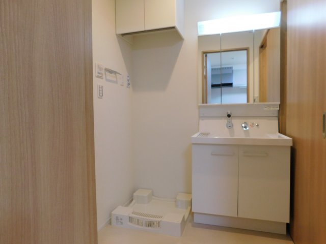 洗面設備　スペースが確保できる洗面所です