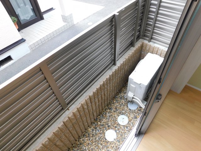 バルコニー　バルコニーからの眺めを楽しみながら食事をしませんか