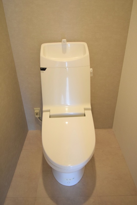 トイレ　※同タイプ、別室