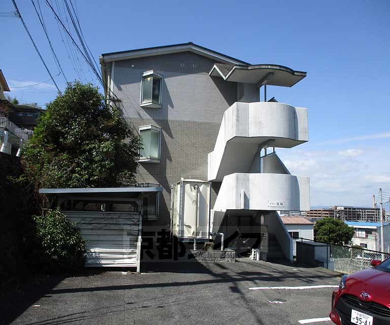 建物外観　宇治平等院の近くにあります。