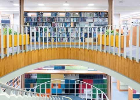 図書館　大阪薬科大学図書館（図書館）まで585m