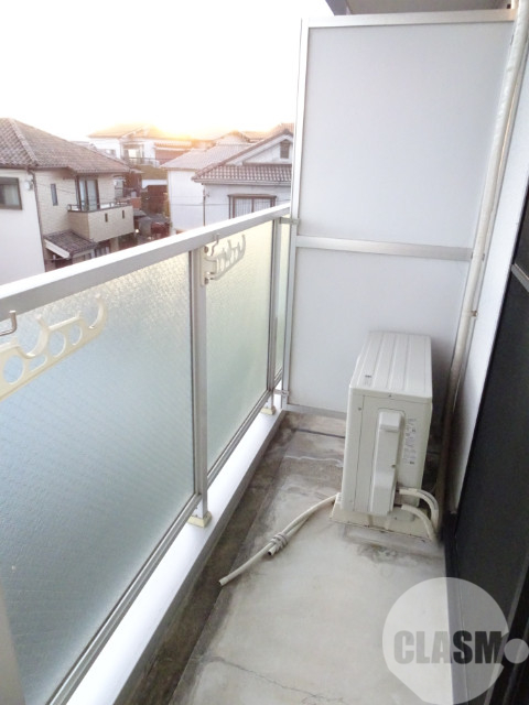 バルコニー　南向きだから洗濯物も乾きやすい♪