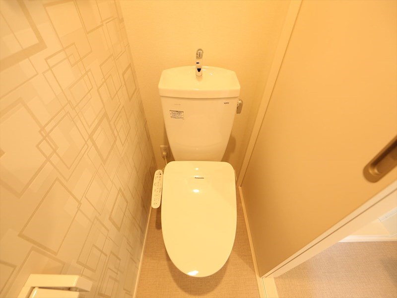 トイレ　温水洗浄暖房便座付トイレ　同仕様写真