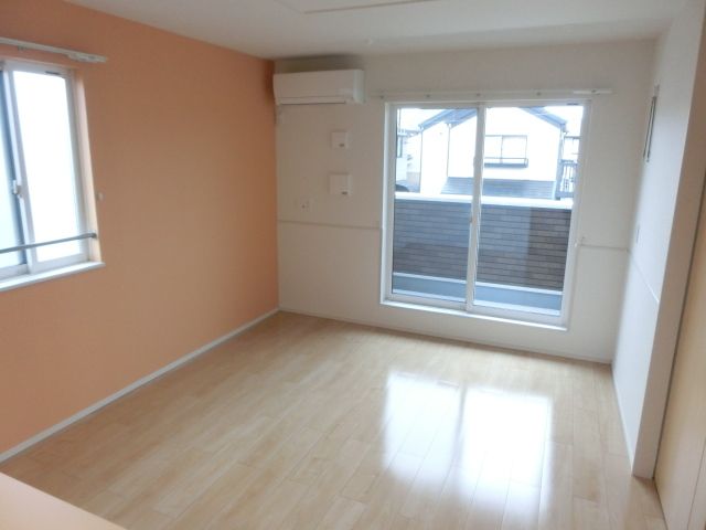 居室・リビング　2面採光で明るいお部屋です。