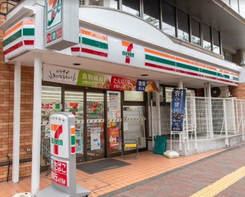 コンビニ　セブンイレブン 港区芝浦1丁目店（コンビニ）まで206m