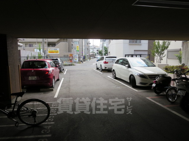 駐車場　駐車場