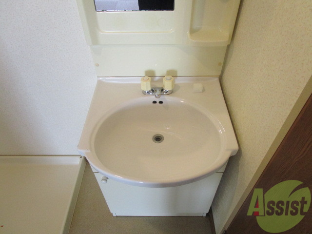 洗面設備　独立洗面台があります、朝の身支度もバッチリ