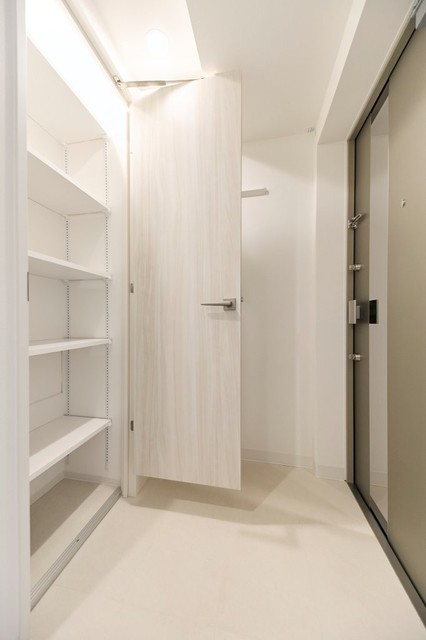 玄関　※写真は同タイプ住戸です。