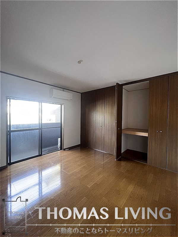 居室・リビング　日当たり良好ですよ。