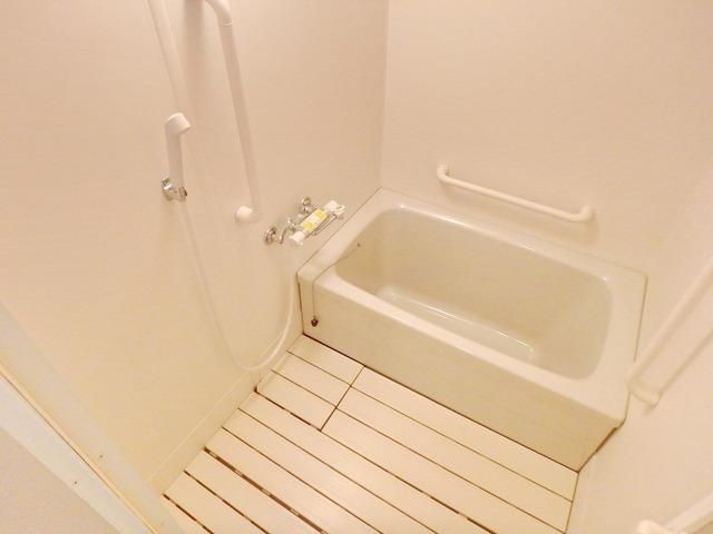 バス・シャワールーム　★追い焚き機能完備★