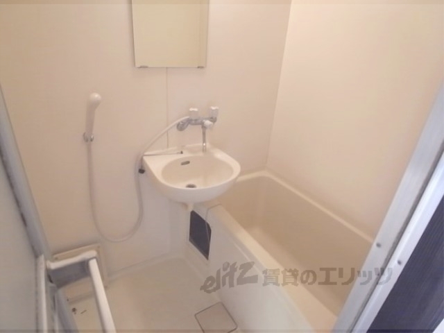 バス・シャワールーム　バス